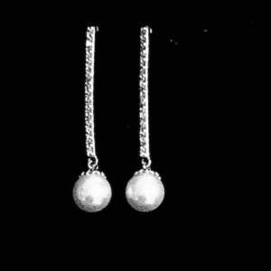 Boucles d’oreilles pendantes avec perle