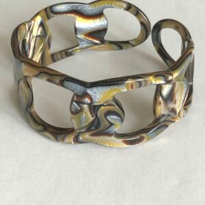 Bracelet-manchette ajouré, motif onyx